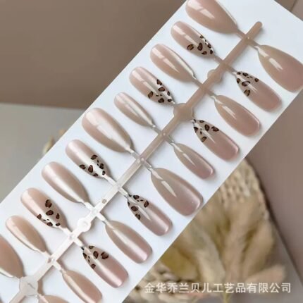 Leopard print cat eye almond nail