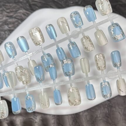 Ice blue cat eye nail