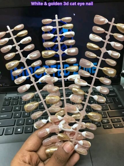 White & Golden 3d cat eye nail